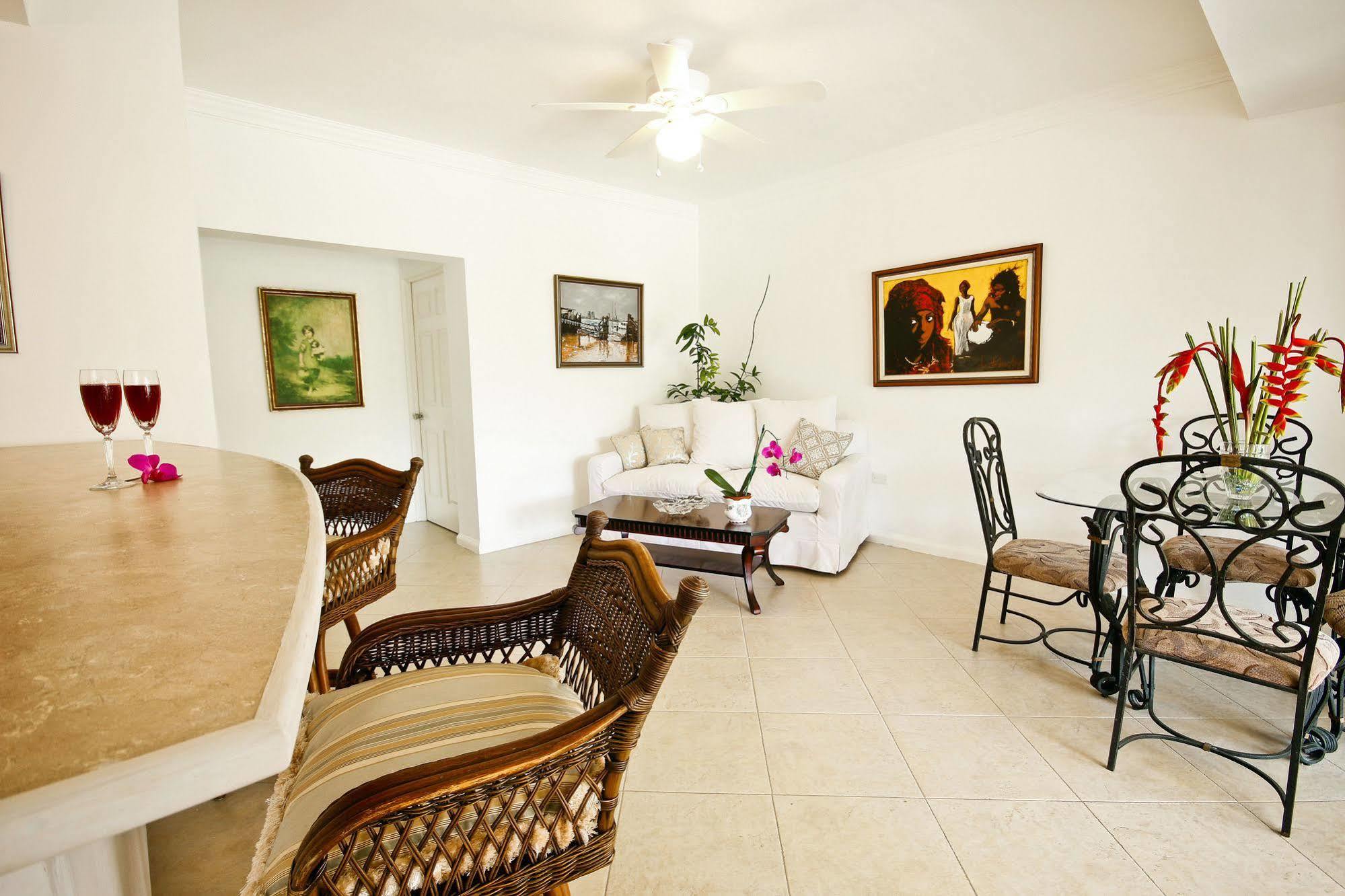 Cattleya Luxury Suites Kingston Buitenkant foto