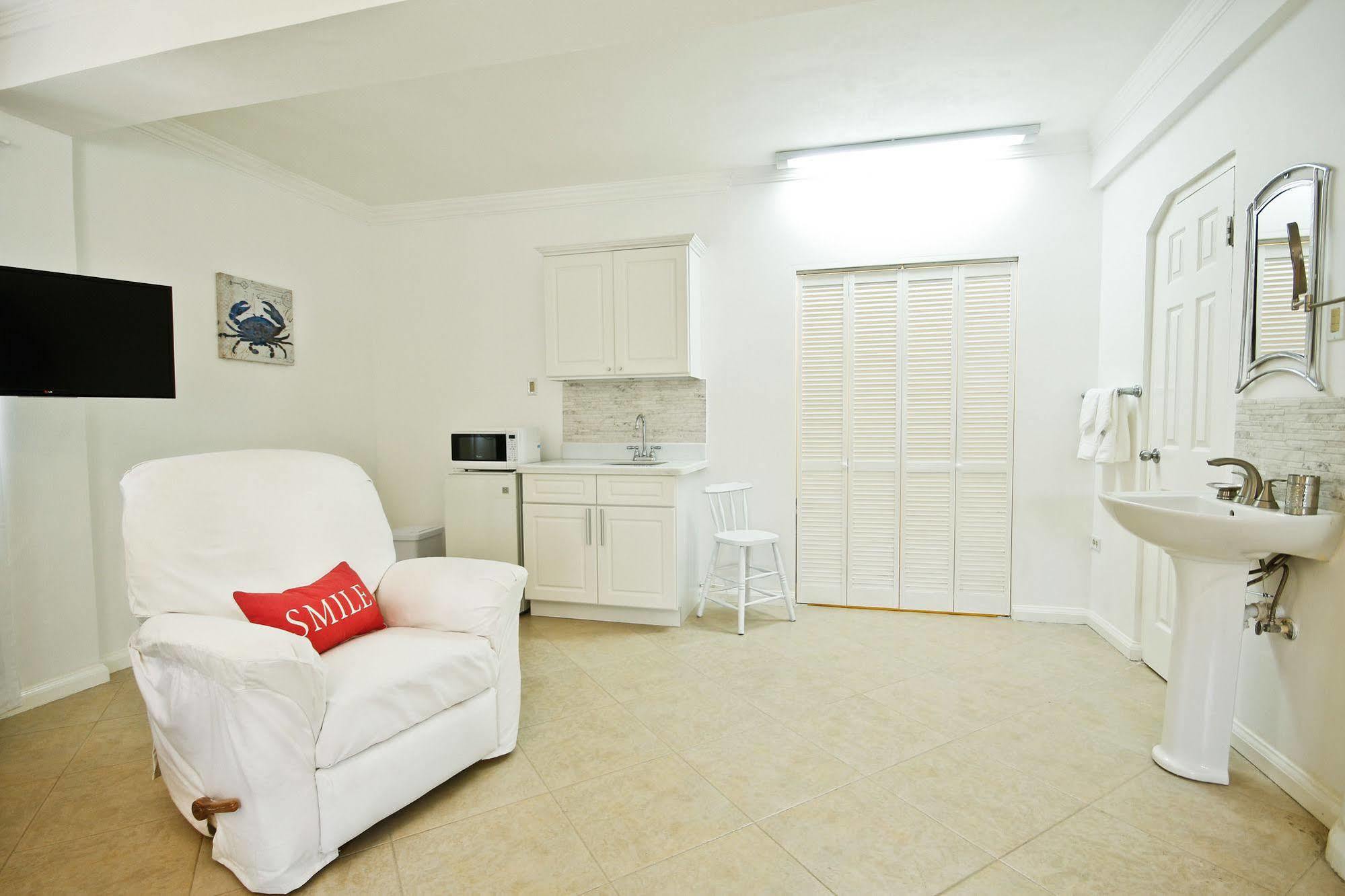 Cattleya Luxury Suites Kingston Buitenkant foto